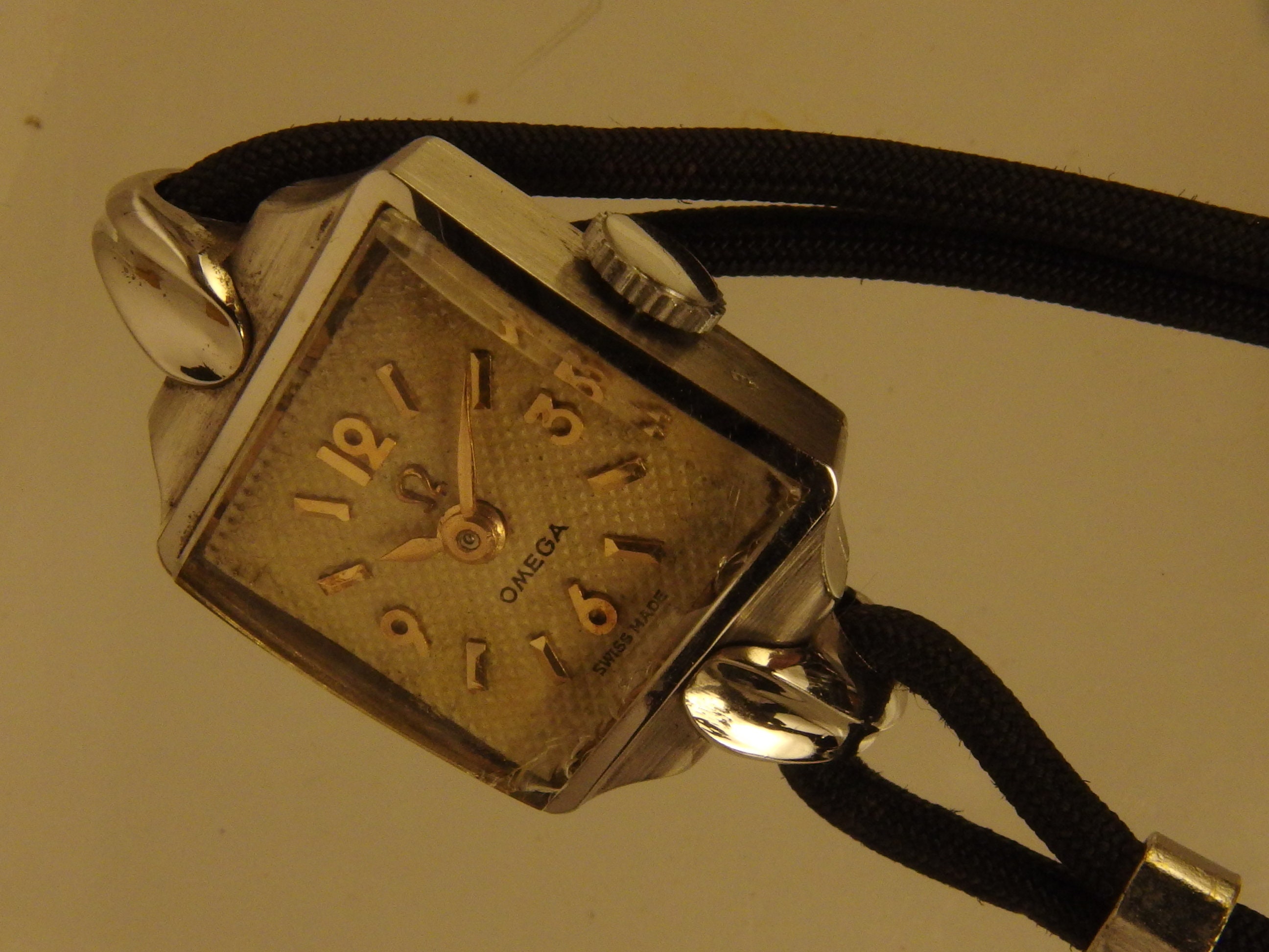 2986 Original vintage Omega cocktail wrist watch in steel for ladies, circa 1951