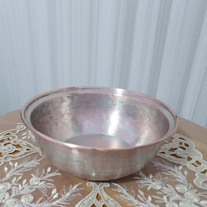 Vintage Hammered Copper Bowl: Farmhouse Garden Decor