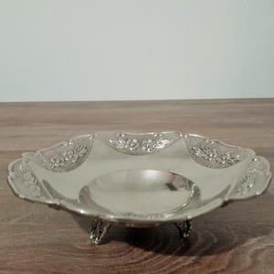 Antike silberfarbene Schale mit Blumenmuster, Vintage Schale, Tischdekoration, Wohndekoration, deutsche versilberte Schale für Süßigkeiten,