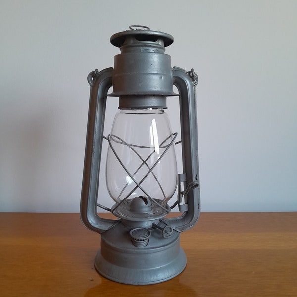 Vintage SARK No.252  Lantern, Kerosene Lantern, Farmhouse Decor, Cabin Decor,  Rustik,