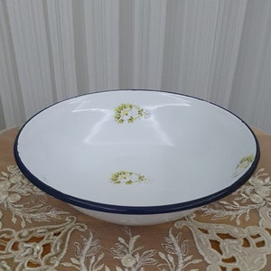 Enamel Bowl, White and  flowered trimmed enamelware bowl, Farmhouse Kitchen White Enamelware Fruit Bowl,