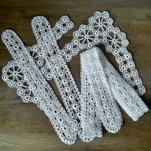A Set of 5 Vintage hand crochet pieces