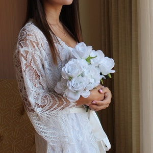 white lace bridal robe/satin silk robe/honeymoon robe/romantic bride robe/wedding robe/getting ready robe/bridal party robe/bridesmaid robes