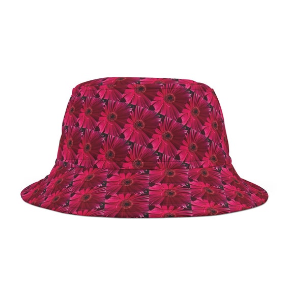 Chic Bucket Hat with Pink Daisy Design - Fun and Feminine Style