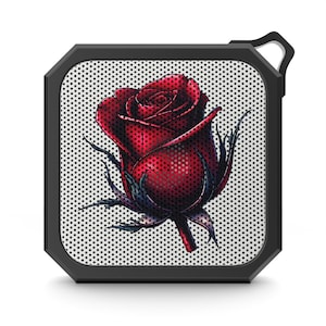 Altavoz Bluetooth con diseño de rosa roja, dispositivo de sonido portátil para exteriores, regalo único para amantes de la música, accesorio tecnológico floral, regalo perfecto.
