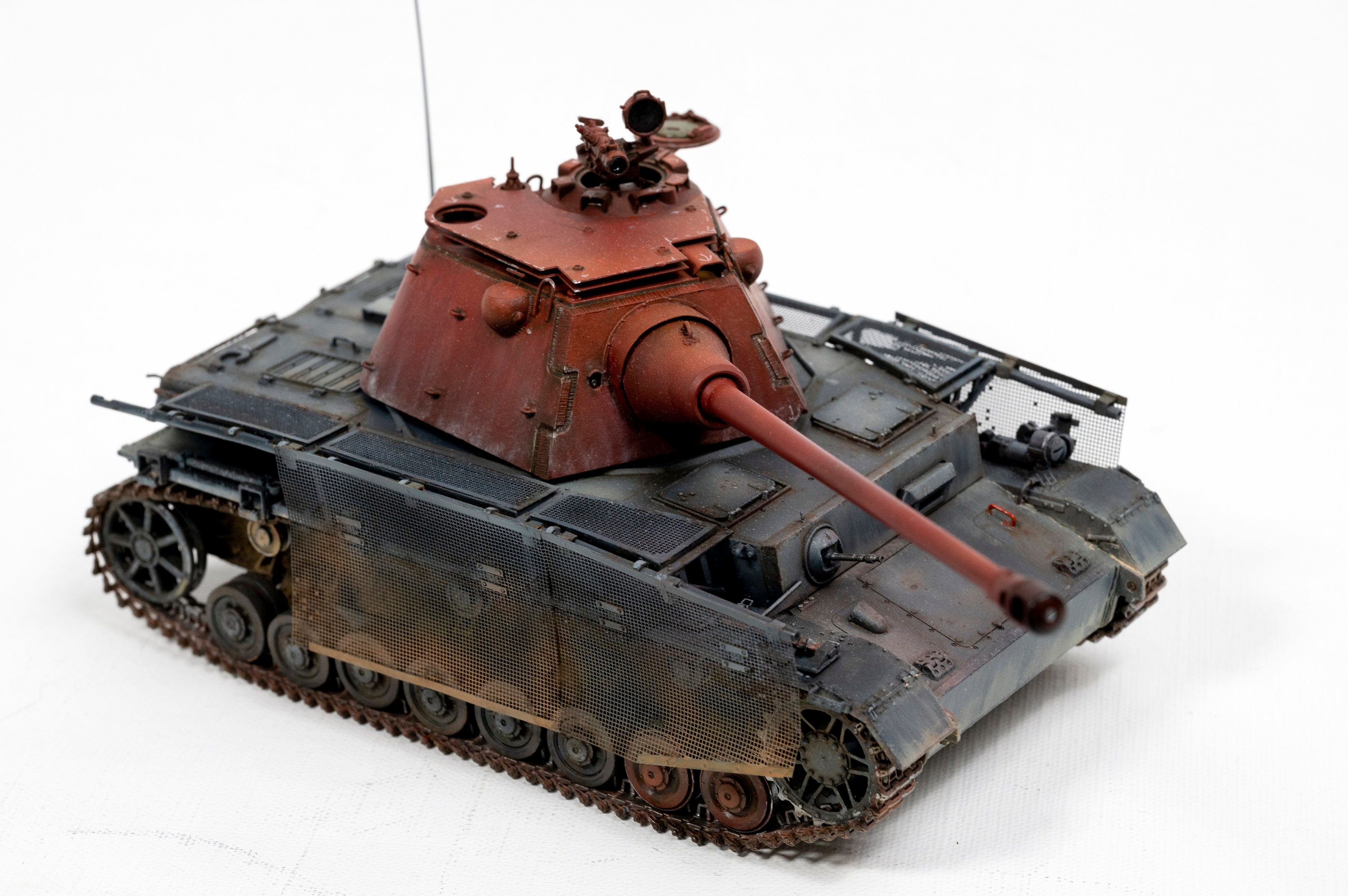 1/35 Pz.IV J mit Panzer F Turret 完成品 German Panzer IV J With Panther F Turret 1/35 Model, Finished