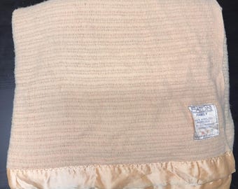 Vintage Eatons Waffle Weave Satin Trim Acrylic Peach Blanket 70X85 In