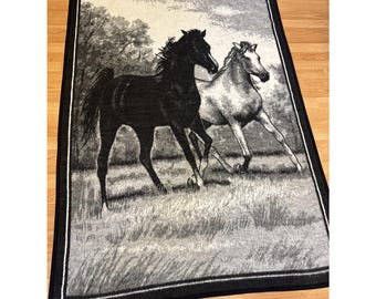 Couverture polaire western vintage Biederlack à motif cheval, 135 x 195 cm
