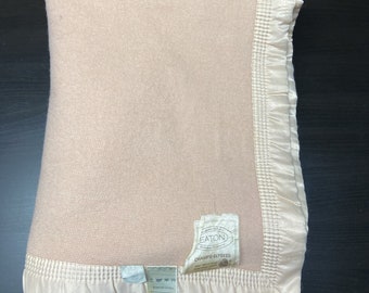Vintage Eaton Champs lys es Wool Satin Trim Thermal Blanket