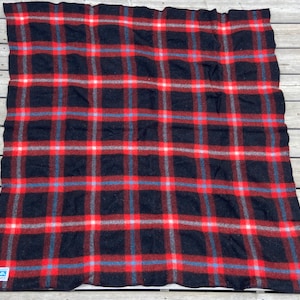 Vintage Ayers Rough Rider Plaid Red Tartan stadium lap blanket Wool 54 X 54