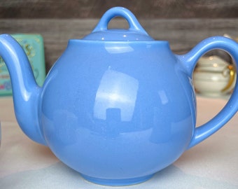 Beautiful Periwinkle Teapot Vintage 1970s. (Free ship)