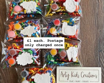 Paint Your Own Animal  Craft Kit: Horse, Hen, Pig, Sheep, Monkey Party Favour