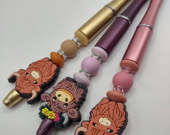 Highland Cow Handmade Beaded Pen: Ideal Gift
