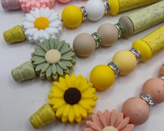 Daisy Flower Handmade Beaded Pen: Ideal Mother's Day Gift