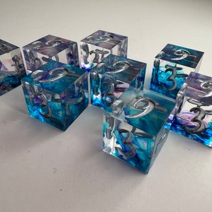 Set of 8 d6 faerie fire dice