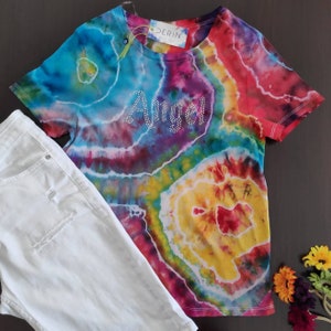 Tie Dye T-Shirt Women&#39;s Geode Design Hand Dyed Colorful Clothing Hippie Style Tops and Tees. Personalized  Gift For Her. Festival Outfits