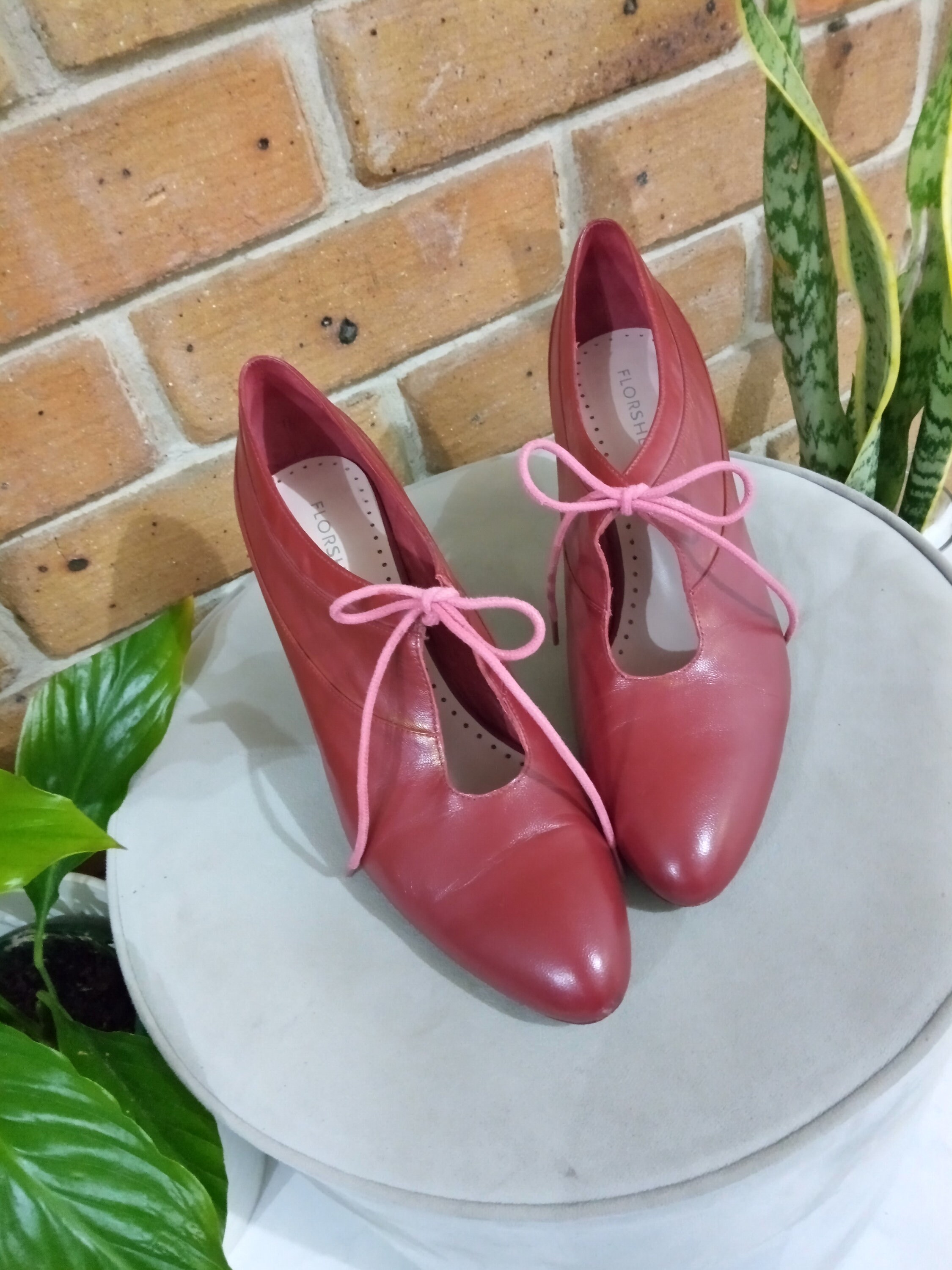tie up heels red