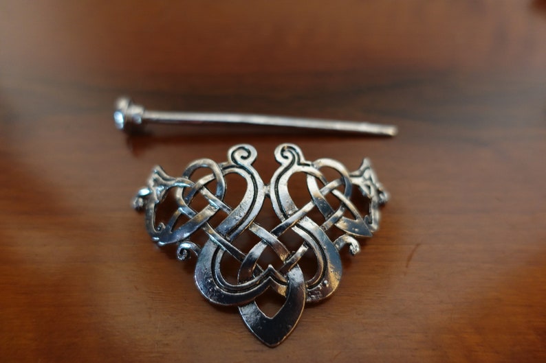 Celtic knot / Viking hair brooch / Nordic hairstyle / metal / hair accessory / playful pattern / image 4