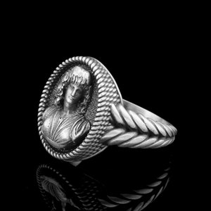 Dionysus ring 2025