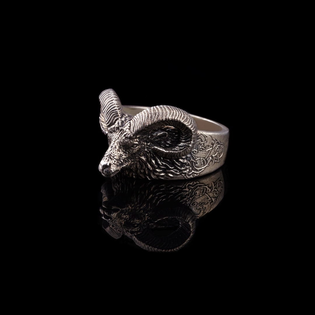 Men's Aries Zodiac Ring - 925 Sterling Silver Diamond Cut Ram Head Band Ring (Size 6.25)-185062