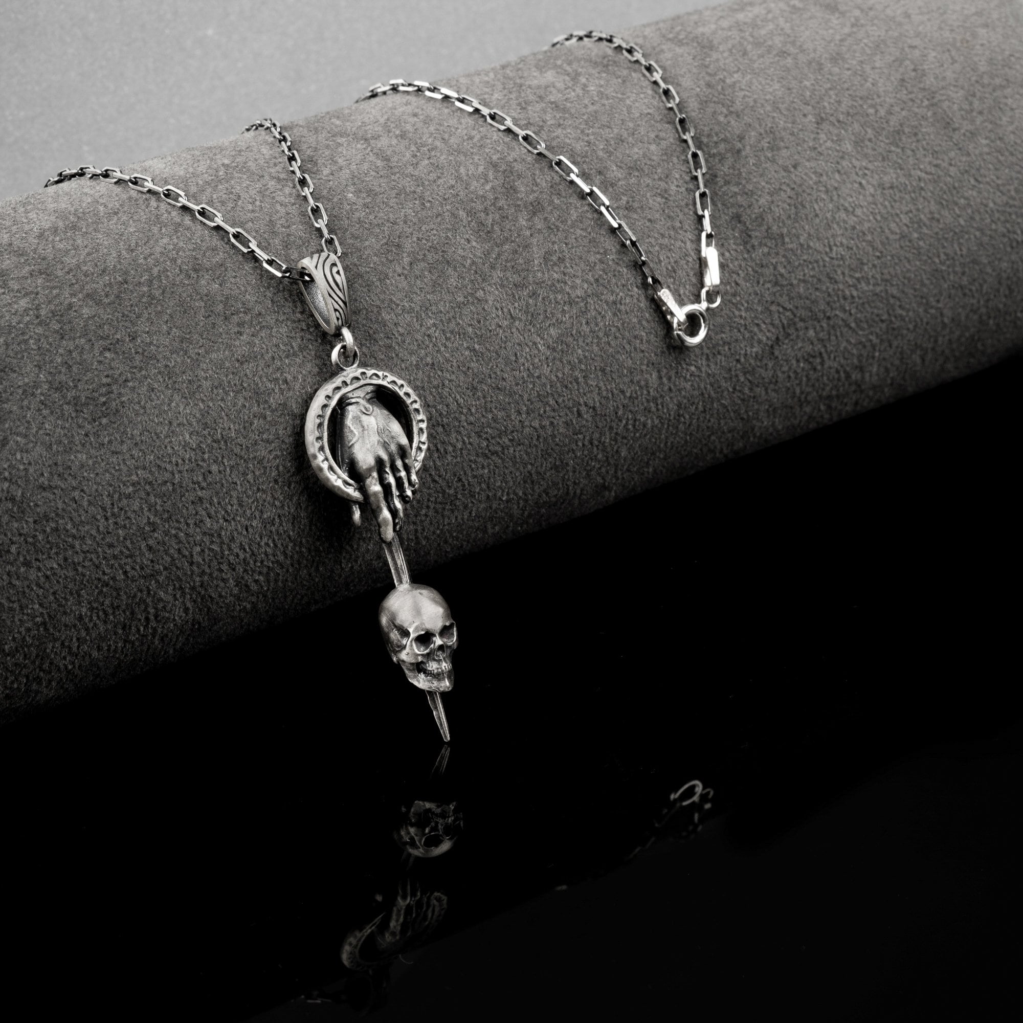 Collana Gotica Con Ciondolo Teschio Demone &ndash; Punte E Zanne &ndash; Finitura Argento &ndash; Real Metal &ndash; Made In USA