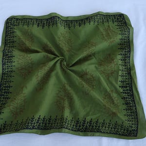 Moosgrün Block print Bandanas Boho Style Baumwolle Halstuch Baumwolle Halstuch Baumwolle quadratischer Schal Geschenk Taschentuch Einzigartige Designs