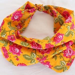 Bandana floral jaune : écharpe cachemire en coton bio
