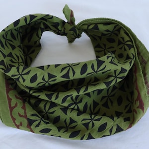Moosgrün Block print Bandanas Boho Stil Baumwolle Halstuch Baumwolle Halstuch Baumwolle quadratischer Schal Geschenk Taschentuch Einzigartiges Design