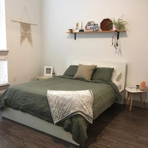 Handgemaakte mosgroen linnen dekbedovertrekset: boho-katoenen beddengoed