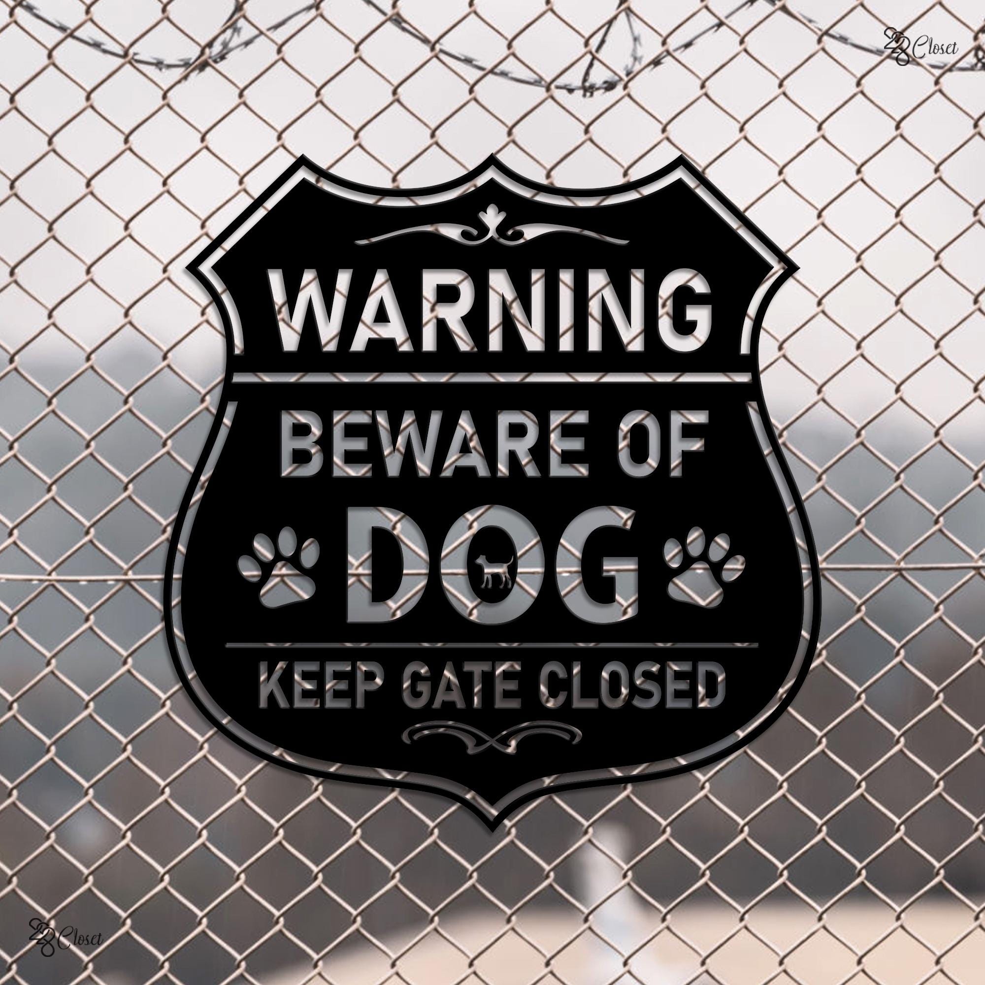 SINMAO Targa in metallo spazzolato con scritta Beware of the Dog, 15 x 15 cm, autoadesiva, con fori preforati, per cancello esterno, colore argento