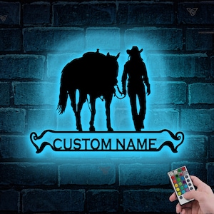 LEDライト付きカスタム馬とカウガールメタルサイン