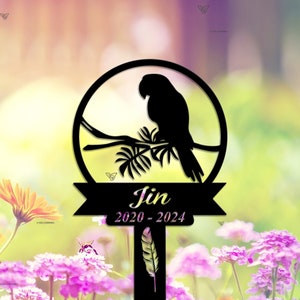 Personalized Parrot Memorial Stake,Parrot Metal Sign,Parrot Loss,Sympathy Sign,Pet Grave Marker,Remembrance Stake,Garden Decor,Bird Memorial