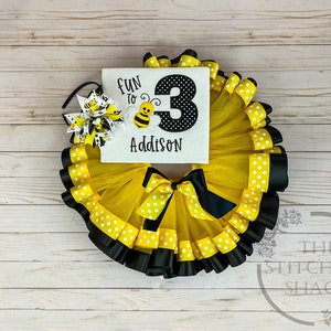 Bumble Bee Birthday Outfit Girl – Embroidered Bee Shirt, Cute Tutu & Bow Set – Baby 1st Birthday Outfit, Bee Party Clothes, Toddler Onesie