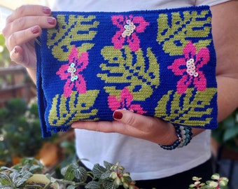 İndigo Blue Floral Wayuu Crochet Handbag, Make Up Purse (crochet, handmade)