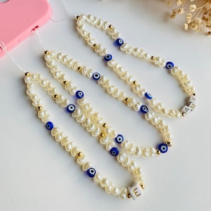 Pulseira com pingente de telefone com contas de mau olhado, corrente de telefone com contas de pérola, personalizada com pingente de telefone com contas estilo letra 90s/Y2K, cordão de capa de telefone