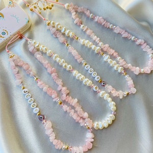 Dragonne pour téléphone avec pierres précieuses en quartz rose, Chaîne pour téléphone avec cristaux de guérison, Breloque pour téléphone en perles de perle, Dragonne pour téléphone en perles, Accessoires de téléphone personnalisés