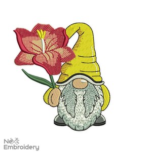 Könnte beinhalten: Ein gelber Zwerg mit weißem Bart, der eine rote Blume hält. Der Zwerg trägt einen gelben Hut und blaue Schuhe.