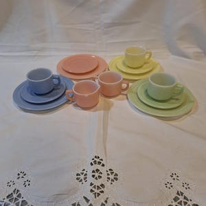 Vintage 1950&#39;s Hazel Atlas Pastel Children&#39;s Tea Set