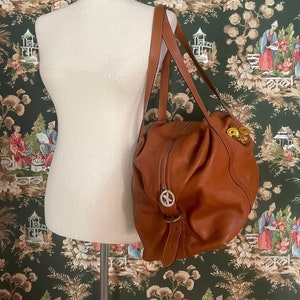 Bolso de hombro Hobo vintage grande de cuero marrón de la década de 1990 de Paloma Picasso (tal cual)