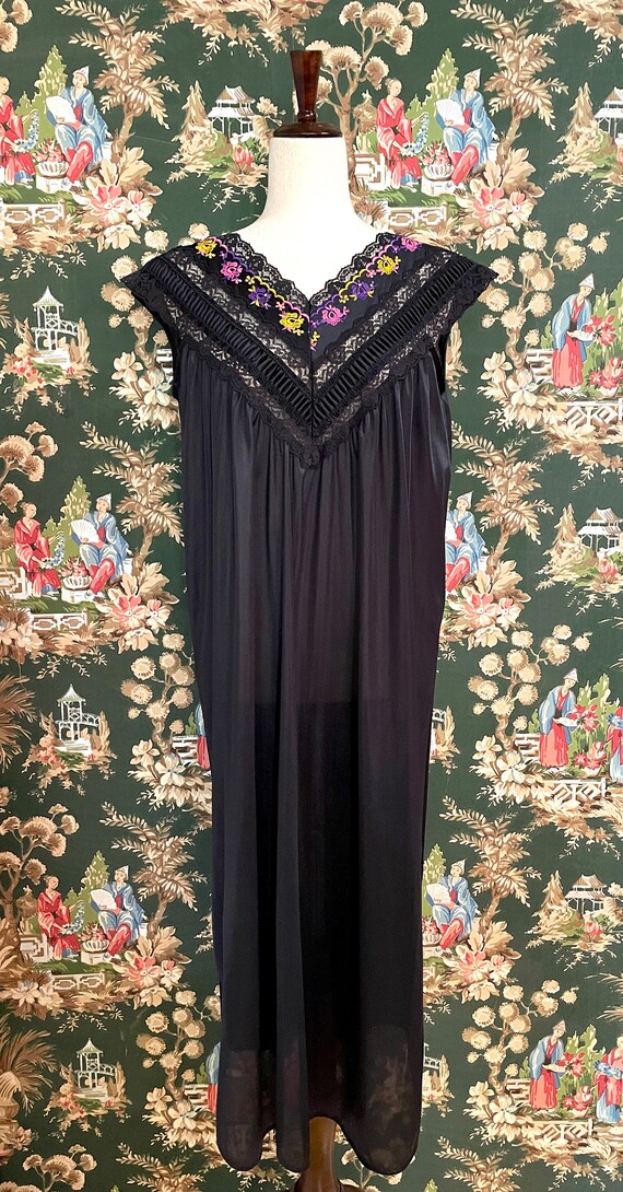 1970s/1980s Vintage Polyester Nightgown - image 2