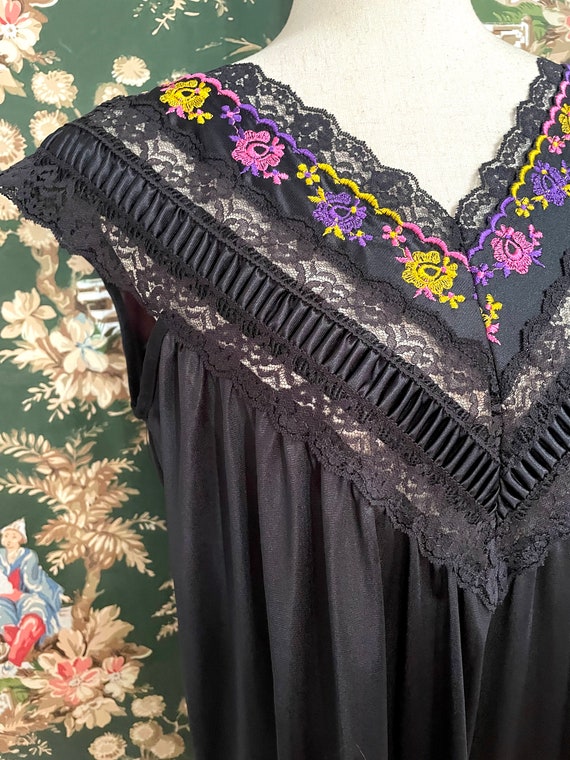 1970s/1980s Vintage Polyester Nightgown - image 3