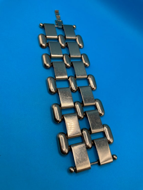 1960s Vintage Oversized Gold Link Bracelet Gem