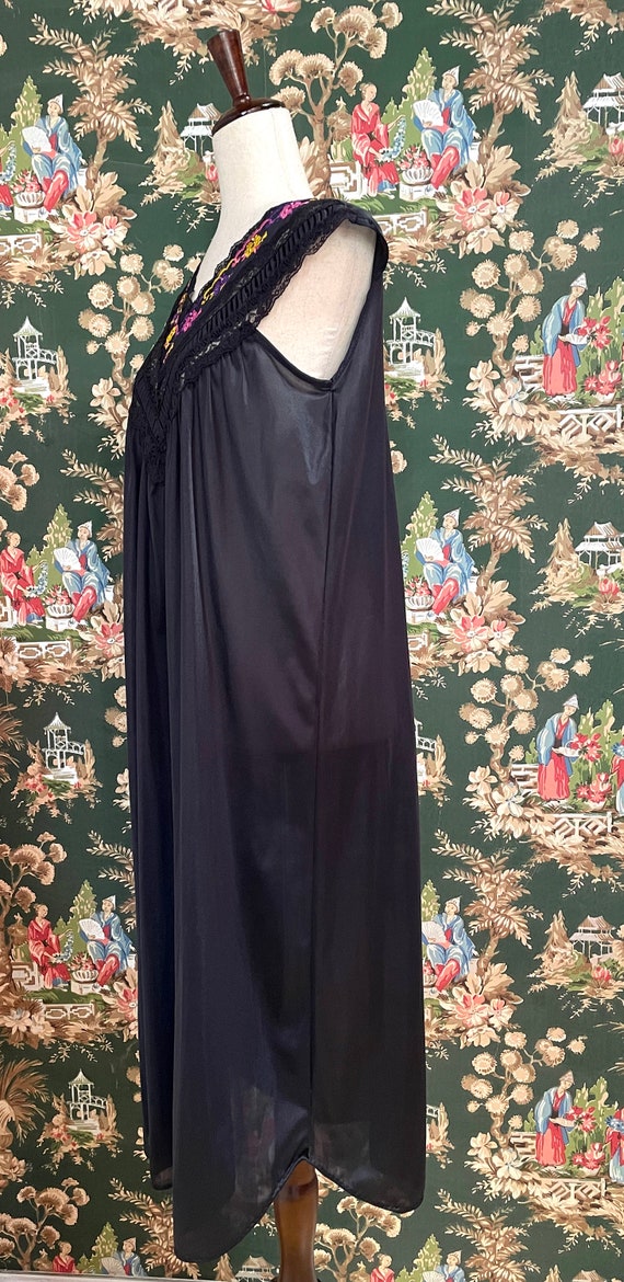 1970s/1980s Vintage Polyester Nightgown - image 5