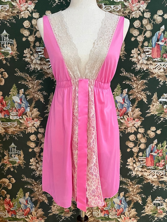 1960s Vintage Babydoll Gossard Artemis Night Gown