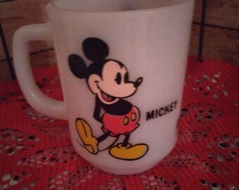 Awesome MICKEY MOUSE Pepsi Collectors Series/Walt Disney/Anchor Hocking/Milk Glass Cup 1973