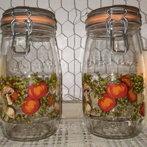 Awesome VTG Set of 2) &quot;Spice of Life&quot; Design 1.5 L Canisters With Sealed Hinged Lid/Made in France.