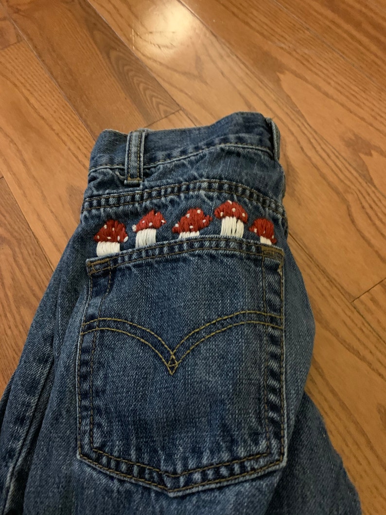 Vintage embroidered Levi’s size 10 slim Vintage embroidered Levi’s size 10 slim