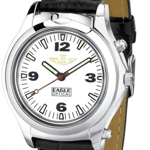 Puede incluir: Un reloj plateado con una esfera blanca y una correa de cuero negro. El reloj tiene una esfera grande y clara con n&uacute;meros y manecillas negros. La correa est&aacute; hecha de cuero genuino y tiene un patr&oacute;n de cocodrilo. La esfera del reloj tambi&eacute;n presenta el texto "Eagle Optical".