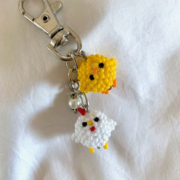 Rooster & Baby Chick Beaded Keychain, Whimsical Hen Chicken Cottagecore Accessory, Quirky Farmyard Animal Pets Lover Gift, Cute Unique Bird