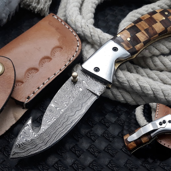 Handcrafted Damascus Gut Hook Skinning Knife - Your Ultimate Hunting and Camping Companion - Prime Skinner - Unveil Perfection in Precision